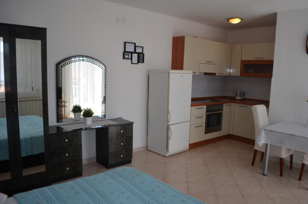 Apartmani Gracin Zorka Primošten Exterior foto